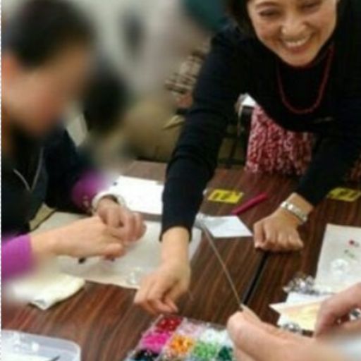 企業にてサンキャッチャーのワークショップ